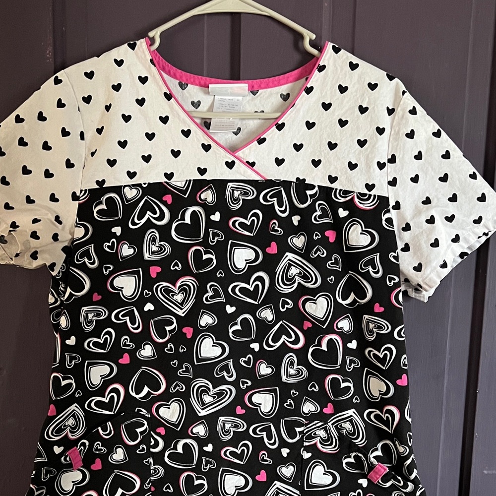 Scrubstar Kids Heart Pattern Tee - Black, White, and Pink